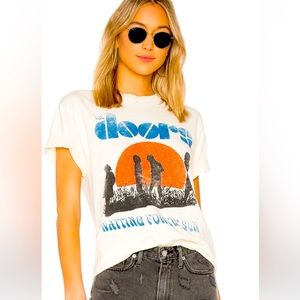 Day dreamer doors tee